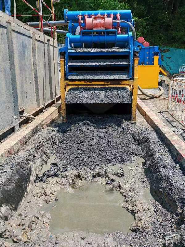 遇到問(wèn)題？不要怕！我們?yōu)槟峁I(yè)的技術(shù)服務(wù)團(tuán)隊(duì)親臨現(xiàn)場(chǎng)指導(dǎo)解決～